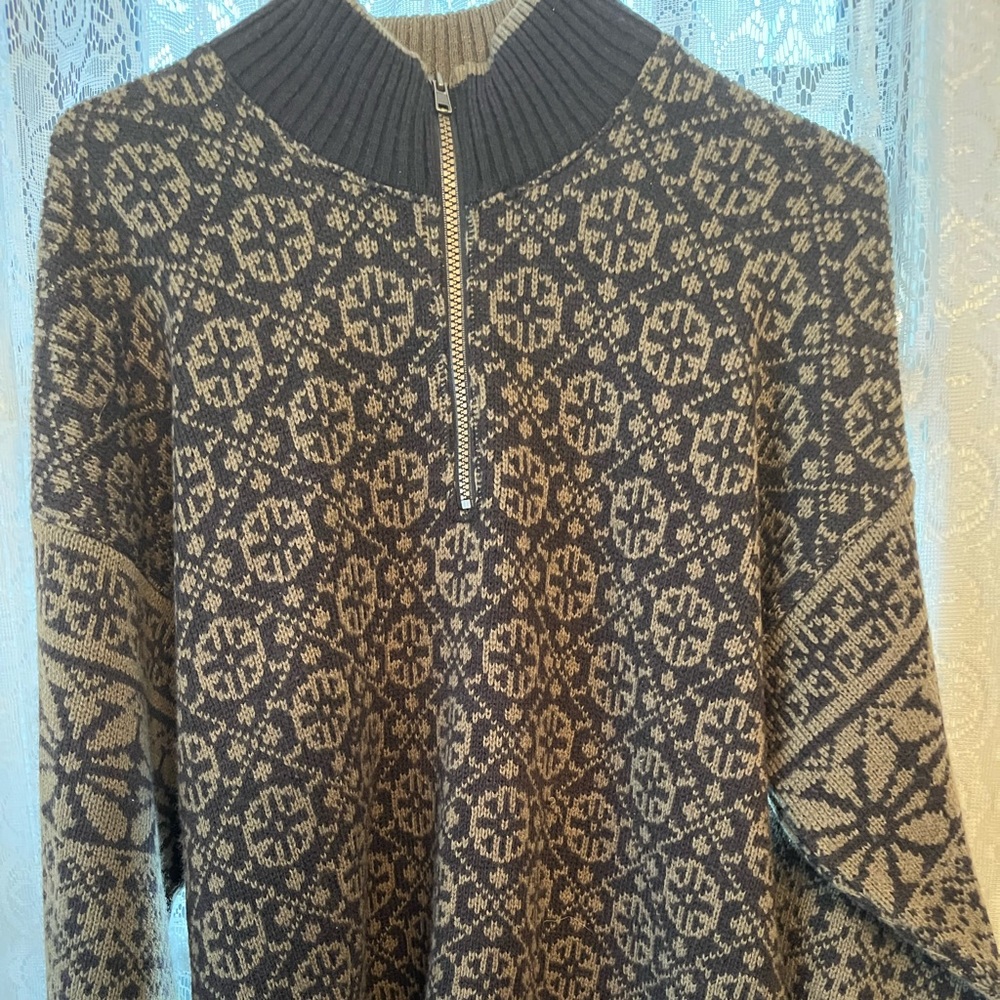 Tundra womens sweater